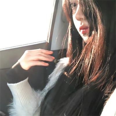 踮起脚尖靠近你